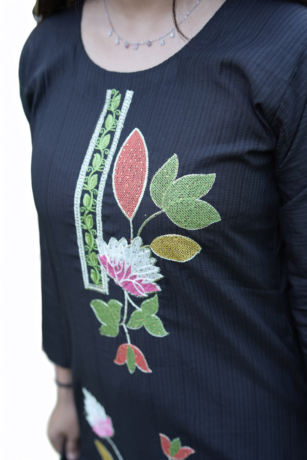 Black Floral Embroidery Kurti Pant Set with Dupatta Online | Zamkudi