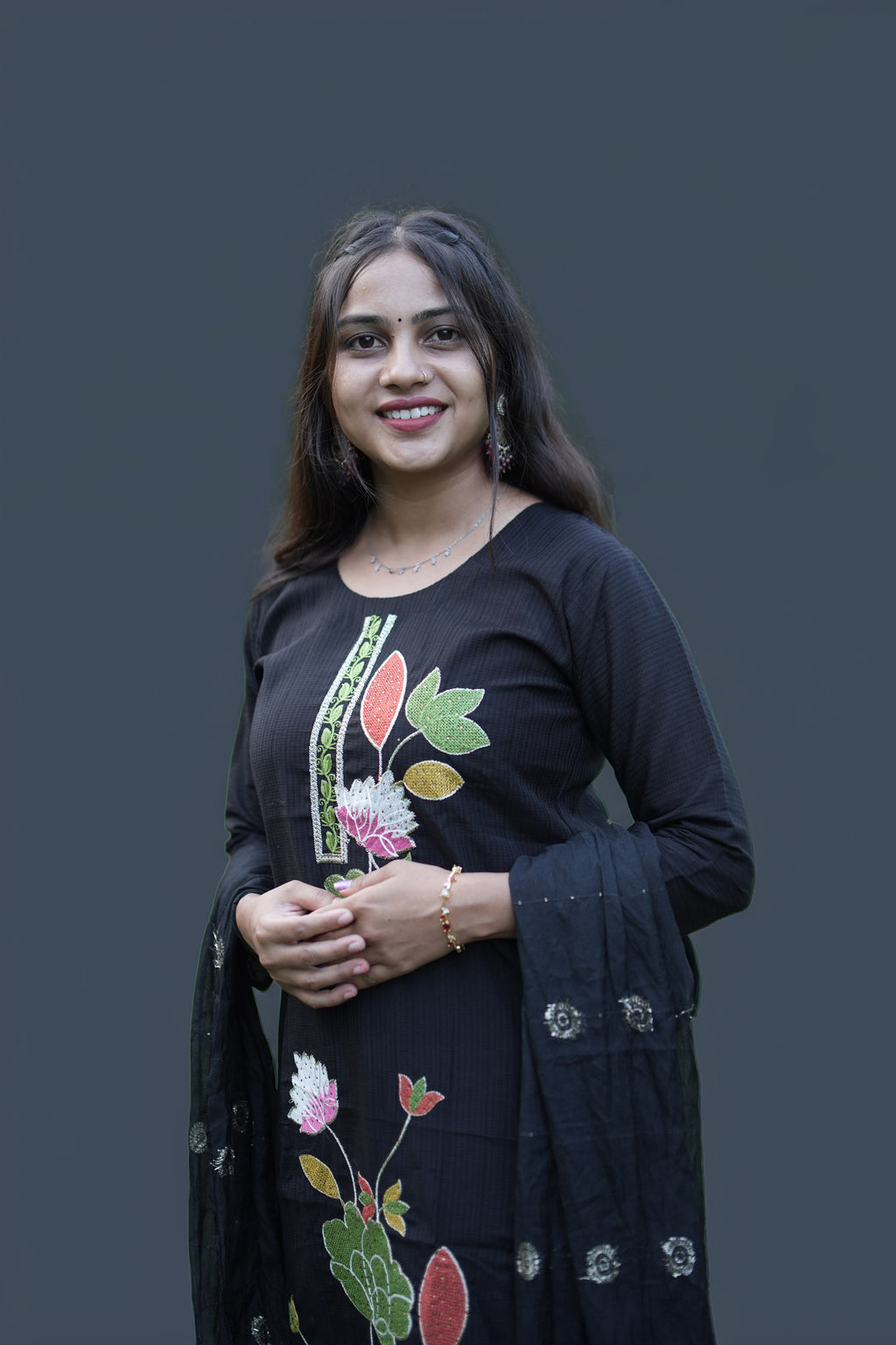 Black Floral Embroidery Kurti Pant Set with Dupatta Online | Zamkudi